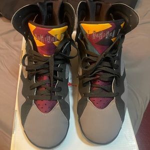 Retro Jordan 7 bordeo